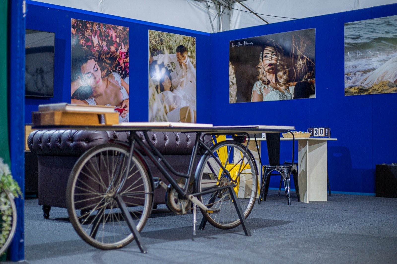 Stand di gioielleria e fedi nuziali